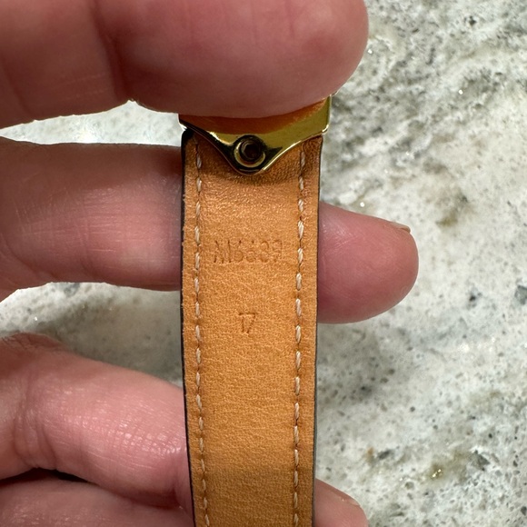 Authentic Louis Vuitton Small Leather Bracelet - Picture 4 of 6